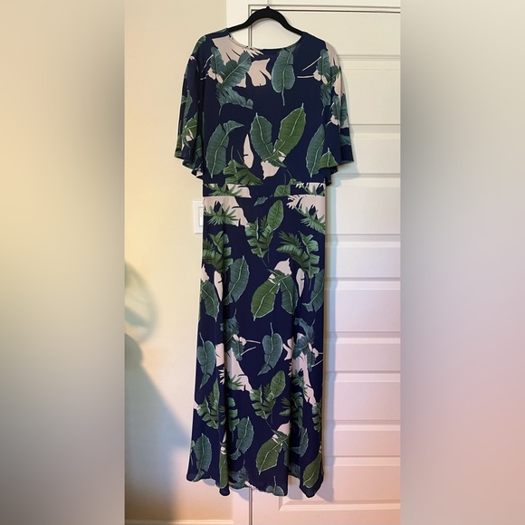 Plus size tropical print maxi dress with cut out and tie front, 3X - Picture 4 of 5